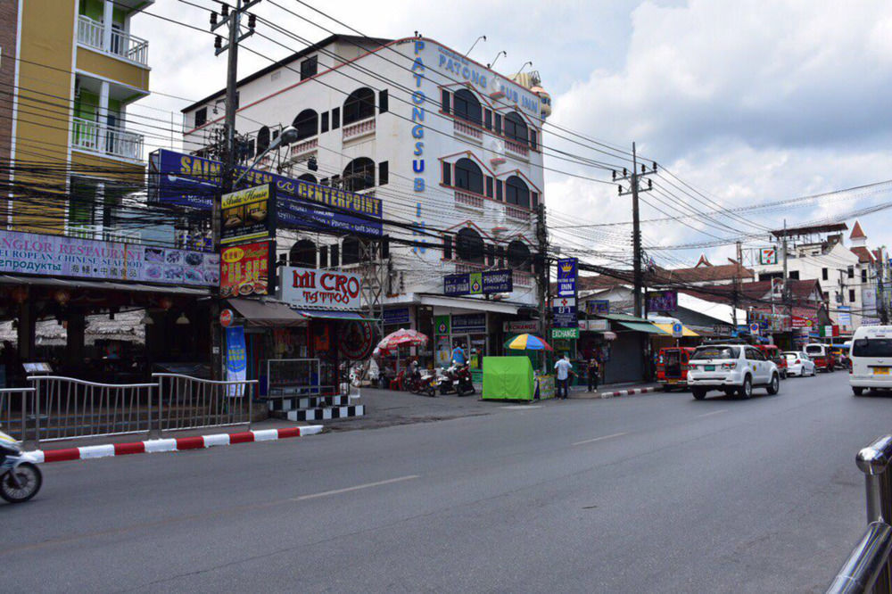 Hotel Centre Point Patong Esterno foto